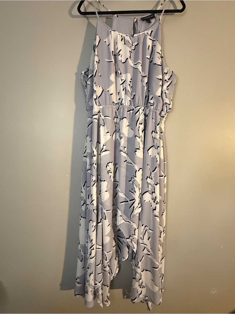 Lame Bryant Sz 24 
Light Lavender Floral Maxi Dress with White & Black Print